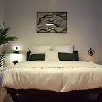 Stilvoller Altbau Im Ruhigen Schleussig Mit Wlan, Netflix, Waschmaschine