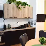 Stilvoller Altbau Im Ruhigen Schleussig Mit Wlan, Netflix, Waschmaschine