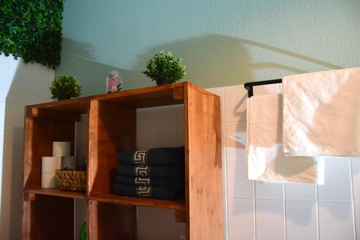 Apartment Stilvoller Altbau Im Ruhigen Schleussig Mit Wlan, Netflix, Waschmaschine *